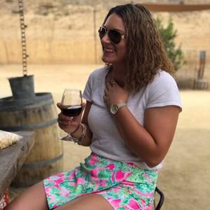 Meet your Posher, Elaine